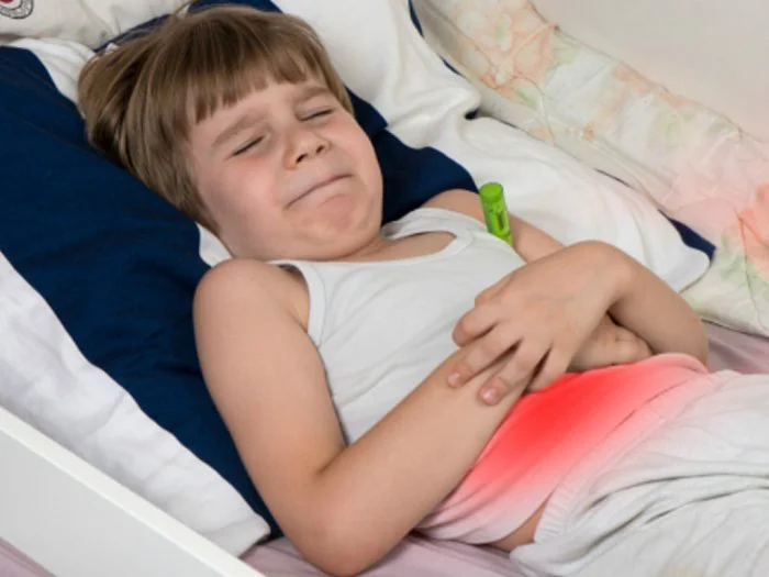 Những nguy cơ khi bé lỡ ăn gói hút ẩm