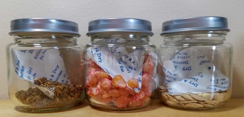 Dùng gói chống ẩm để bảo quản