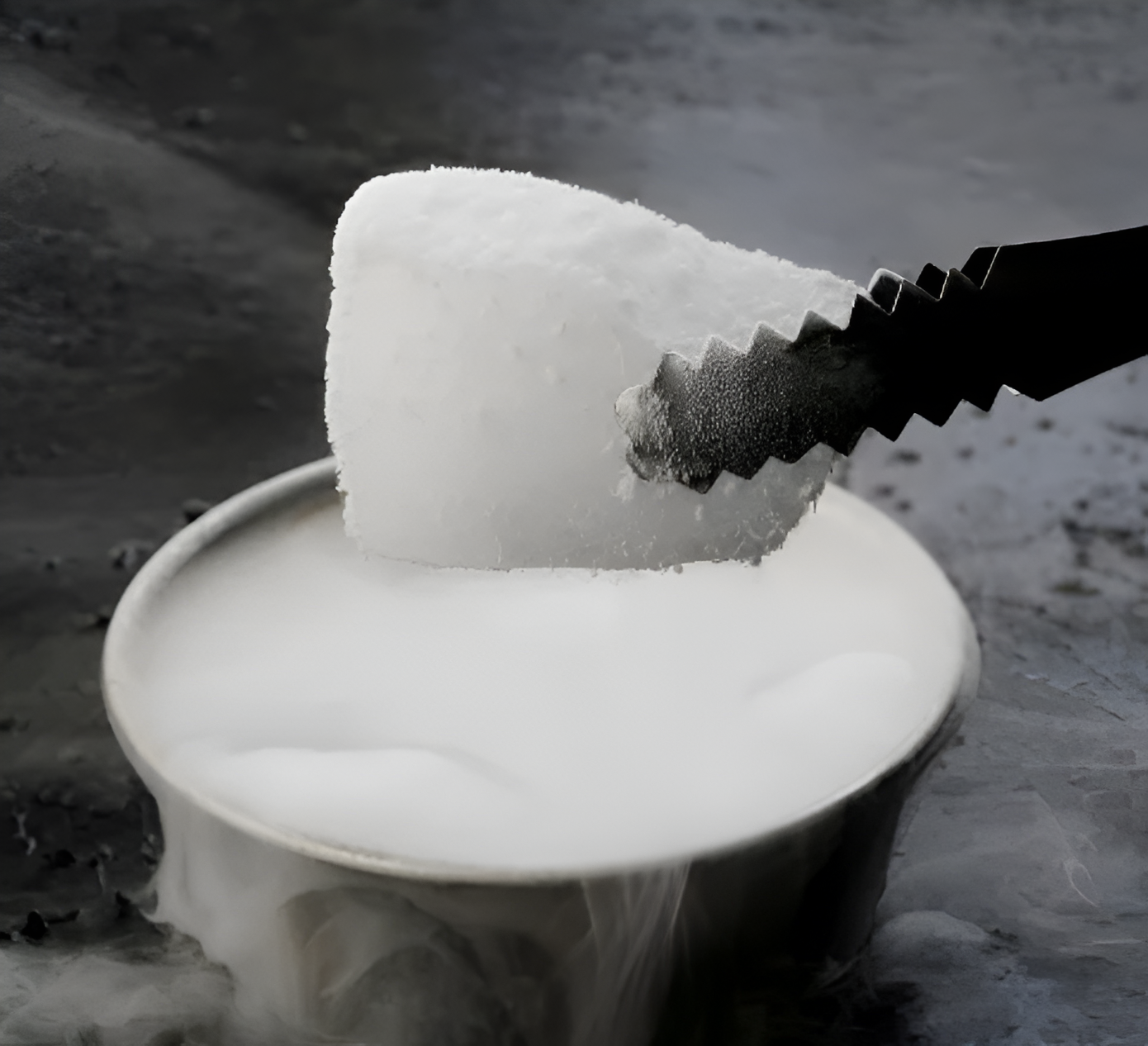 Cách bảo quản đá khô trong tủ lạnh đúng kỹ thuật