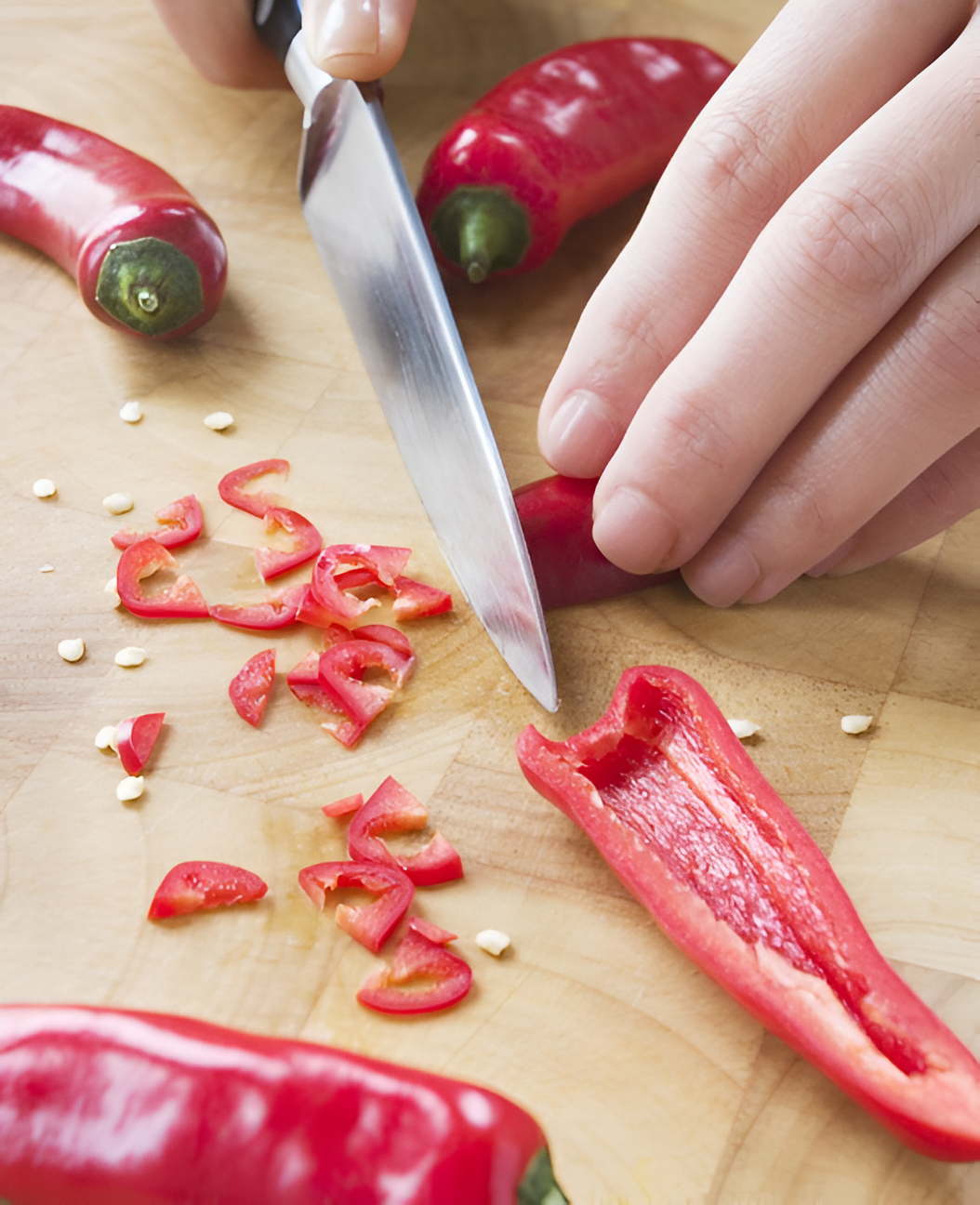 Dùng ớt bảo quản gạo