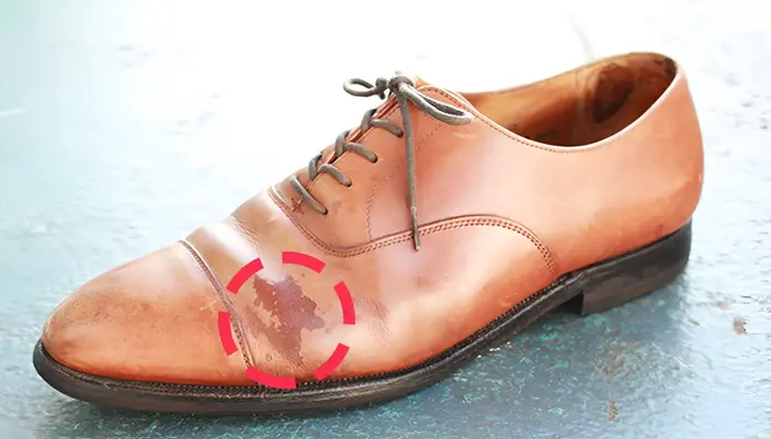 Tránh va chạm mặt với các vật thể nhọn