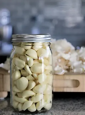 Cách bảo quản hành tỏi khô đã lột vỏ hay băm nhuyễn