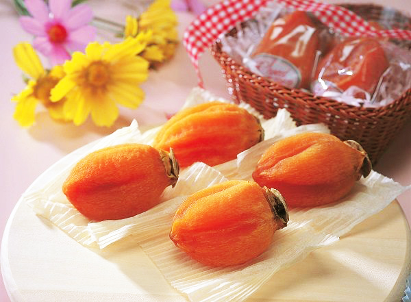 Bảo quản hồng treo gió trong ngăn mát