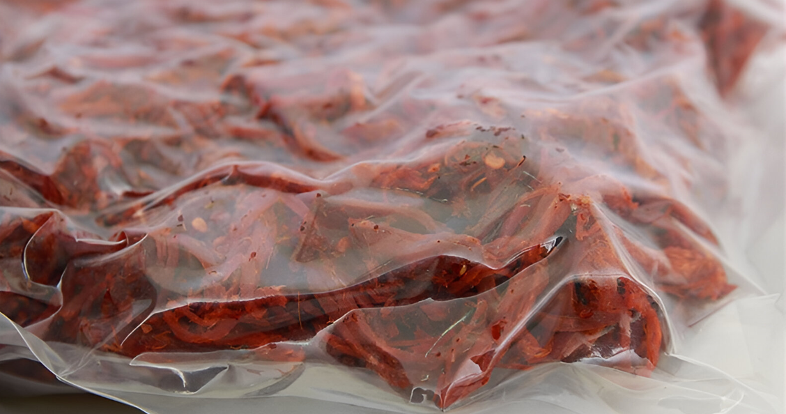 Dùng máy hút chân không