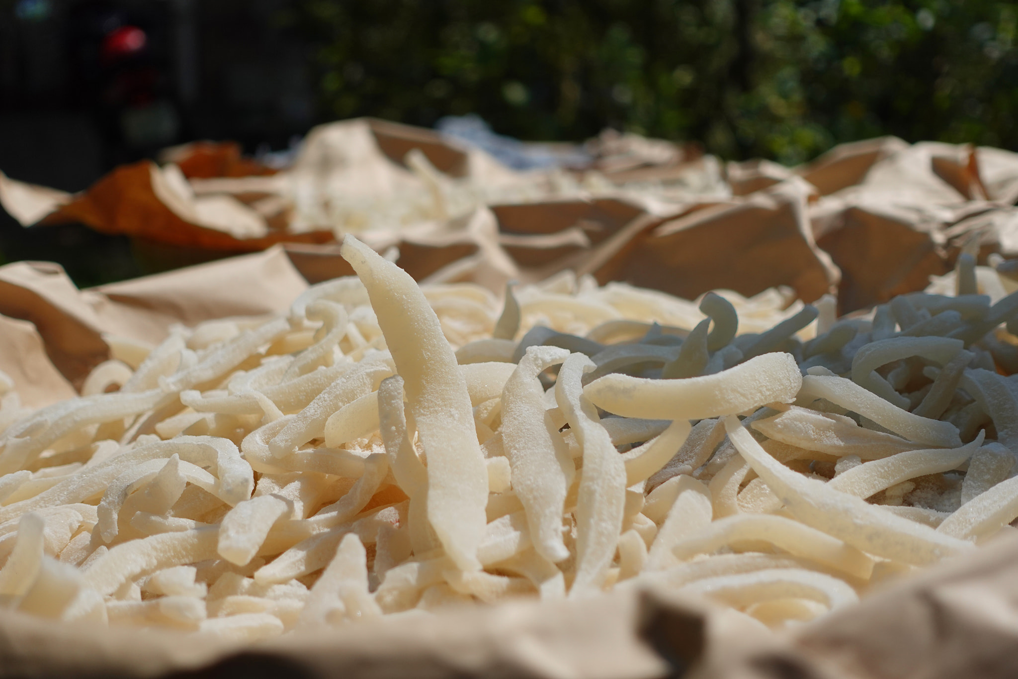 Phơi mứt dừa ở nhiệt độ cao