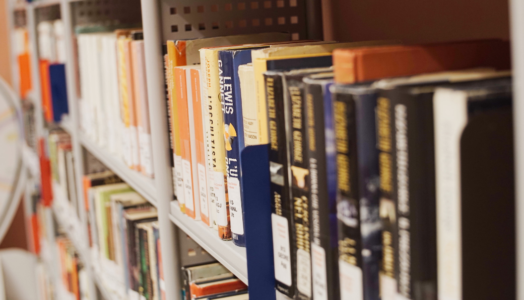 Phân loại sách khoa học khi cất