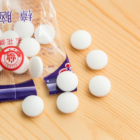 Dùng băng phiến đuổi côn trùng