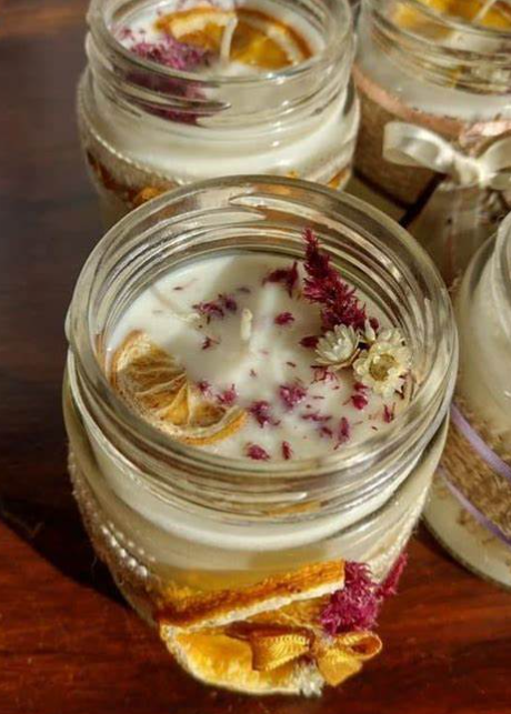 Dùng sáp nến thơm, tinh dầu nước hoa