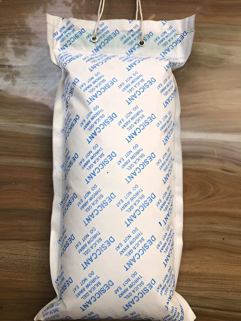 Dùng túi hút ẩm chuyên dụng chống gỉ sét