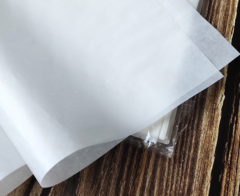 Giấy hút ẩm thực phẩm được làm từ gì?